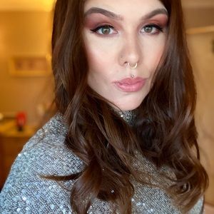 Meet your Posher, Cass